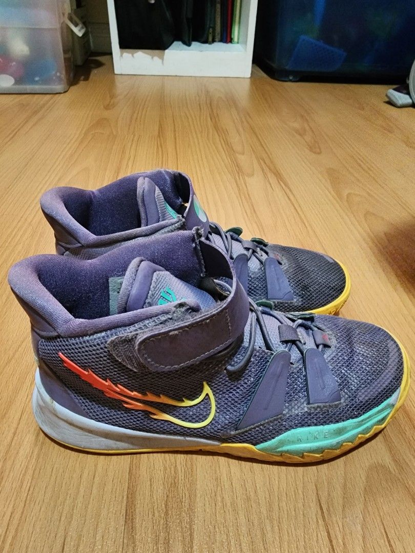 Kyrie 4 youth hotsell size 6