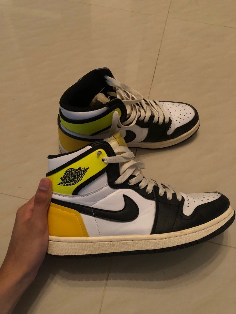 Nike volt gold clearance