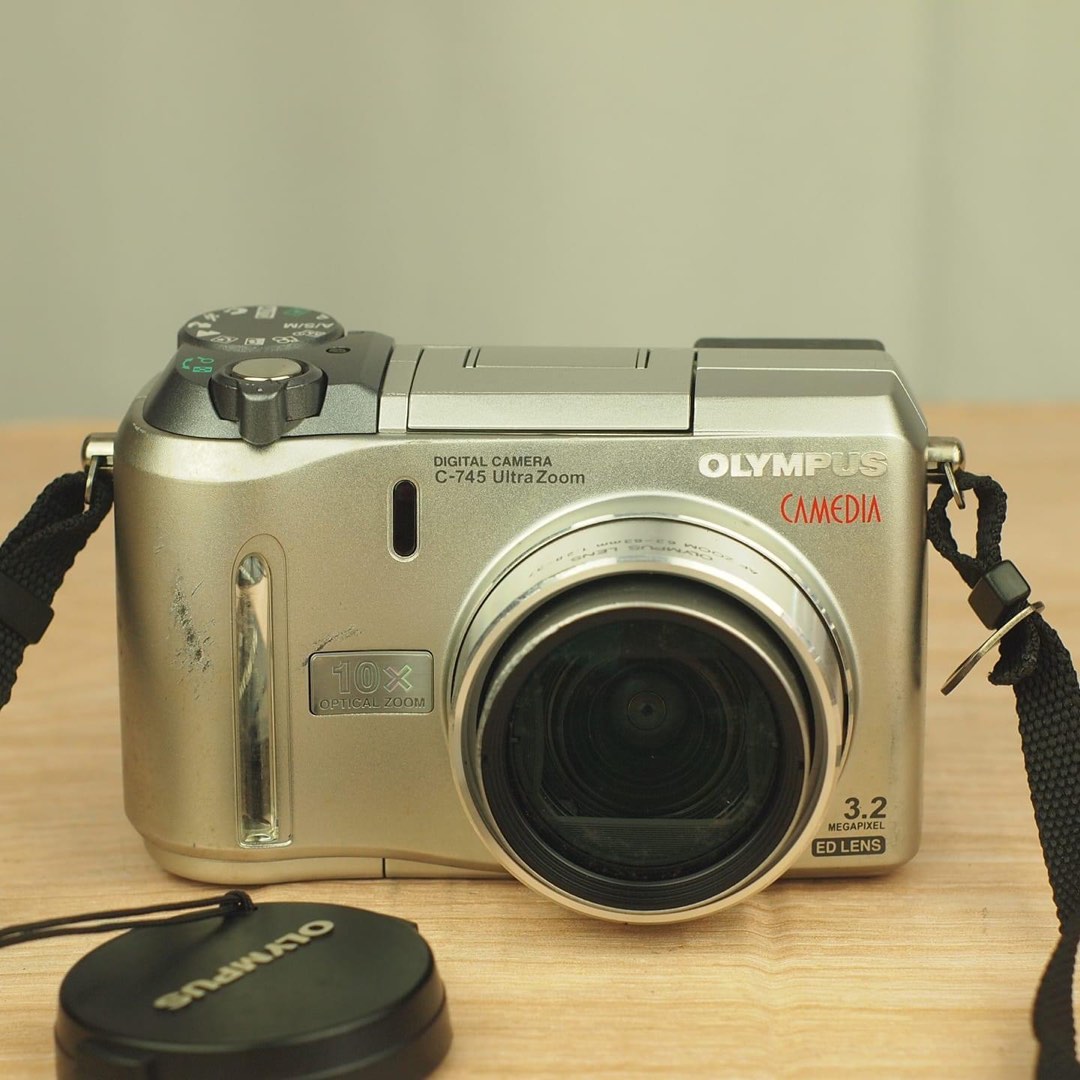 Olympus Camedia C3030 Digital Camera, Photography, Cameras on Carousell