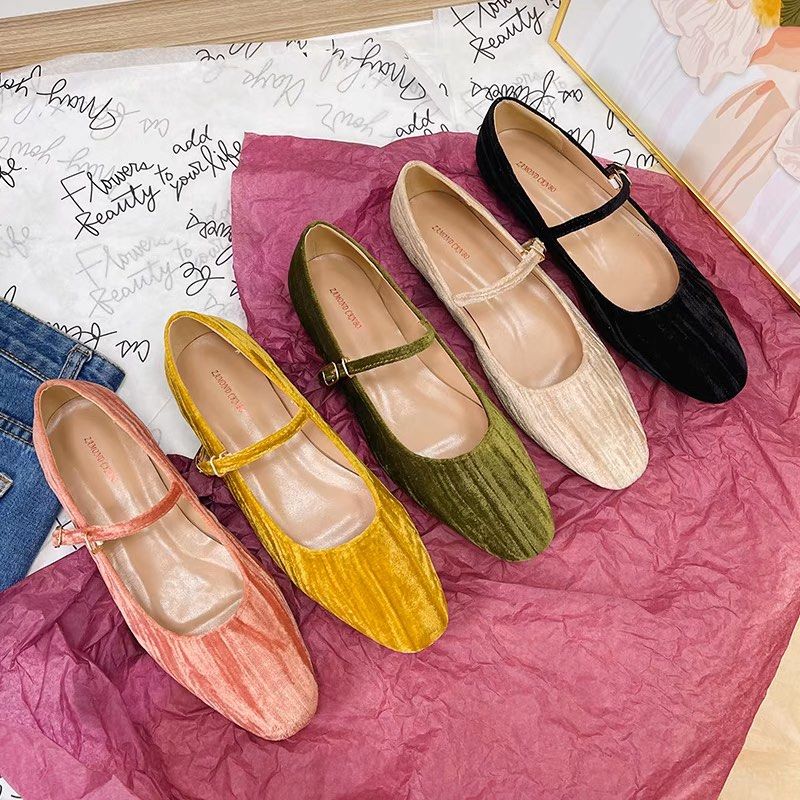 Mary footwear top