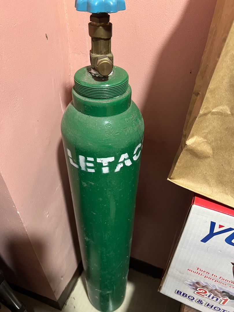 Oxygen tank, Health & Nutrition, Medical Supplies & Tools on Carousell