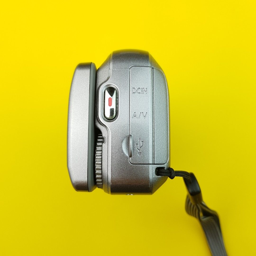 Panasonic SDR-S7 Camcorder Memory Card - 8GB SDHC Class 4