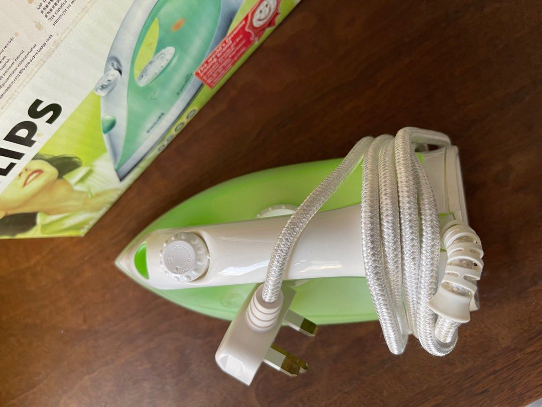 Philips Steam Iron Comfort 1000 series, TV & Home Appliances, Irons