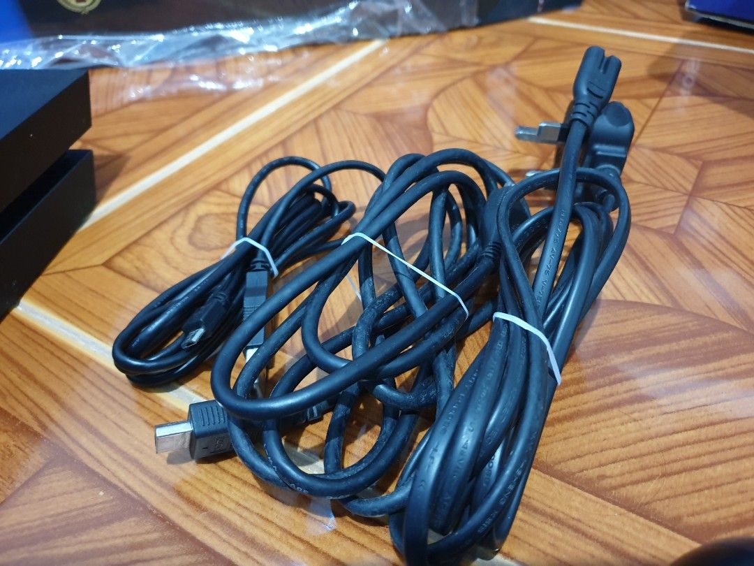 playstation 4 fat white