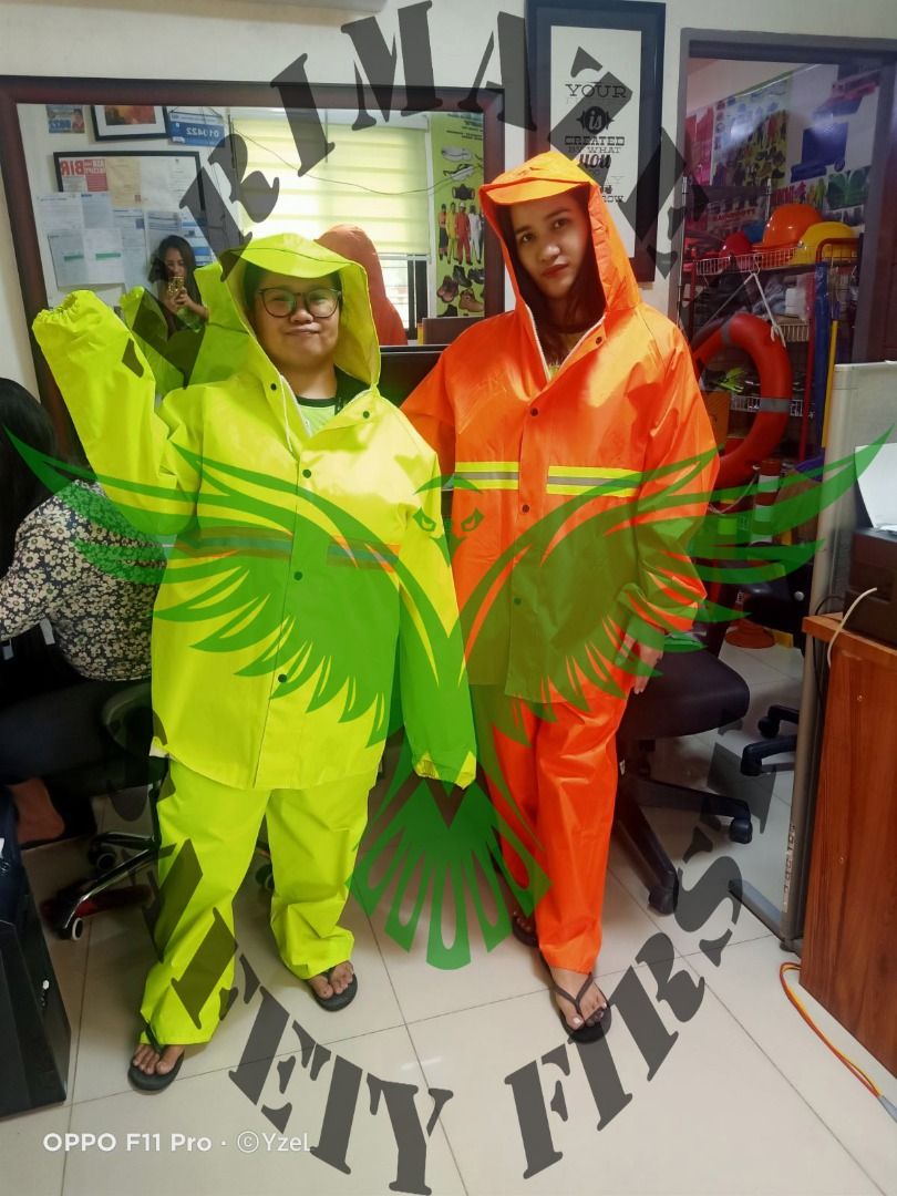 RAINCOAT, Men's Fashion, Coats, Jackets and Outerwear on Carousell