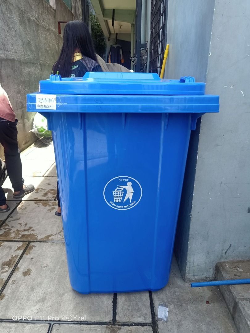 ROLLING TRASH BIN 360LITER, Furniture & Home Living, Cleaning