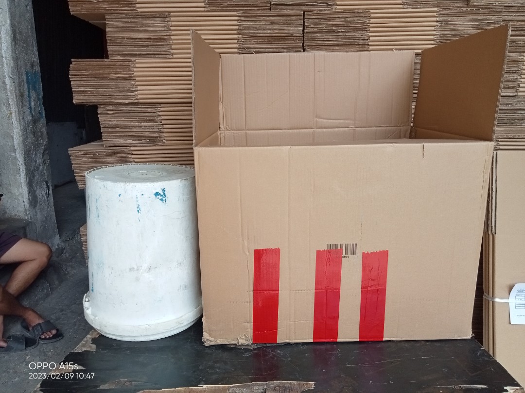 Second hand box, Men's Fashion, Coats, Jackets and Outerwear on Carousell