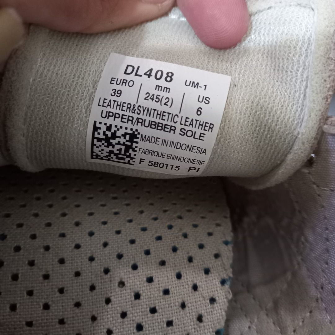 onitsuka tiger coklat