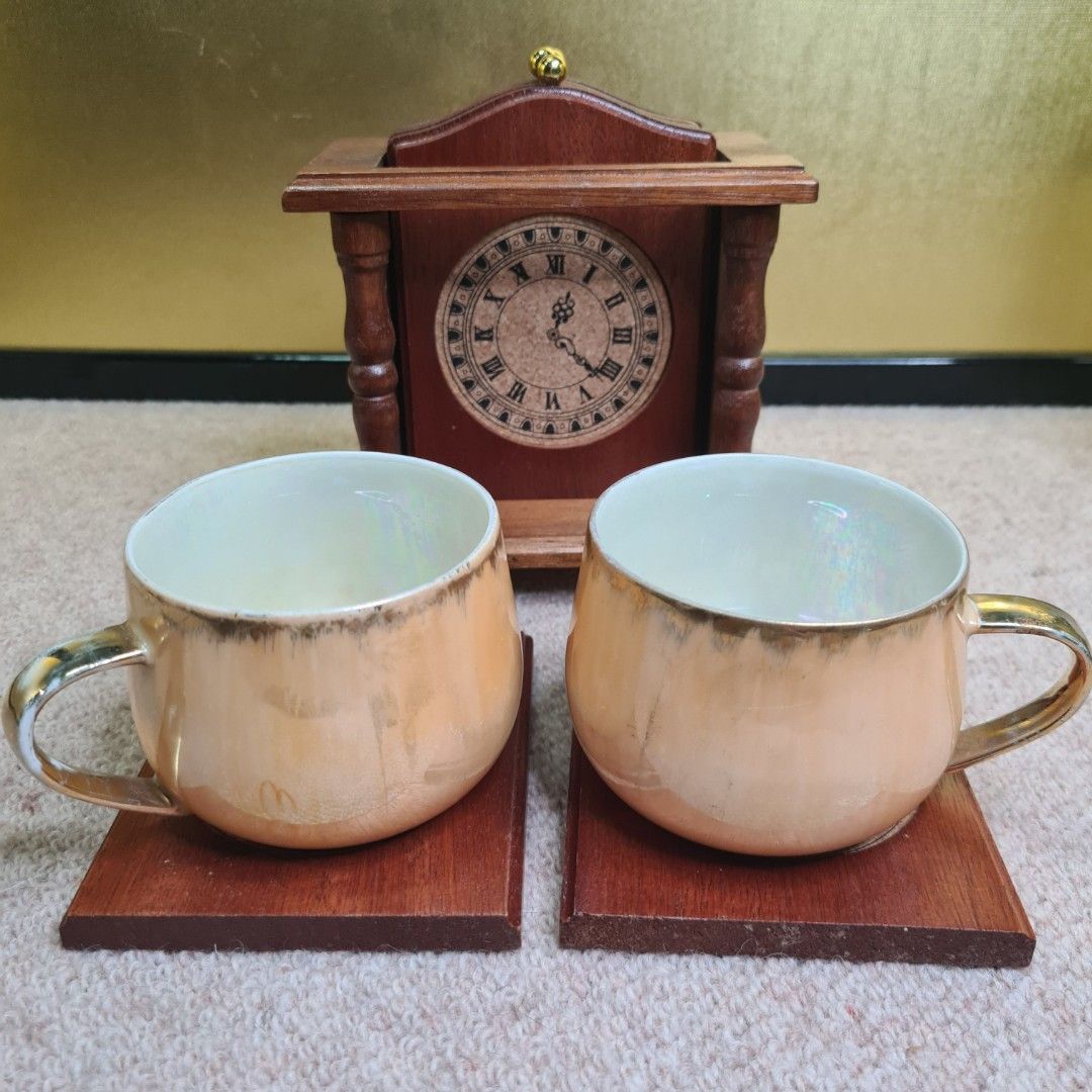 SET OF 6 UNIQUE CLOCK DESIGN COASTER WITH SOLID WOOD RACK ORGANIZER (Category: Other Kitchenware & Tableware) located in Bulacan. Submitted by sakurajade (Listing ID 1215479072, Image 2). Description: SET OF 6 UNIQUE CLOCK DESIGN COASTER WITH SOLID WOOD RACK ORGANIZER 👉Price: P550 ONLY ✅️ Good condition, decorative with clock design ✅️ Material: Fine wood, cork ✅️ Issue: Minimal body scratches, cups not included.