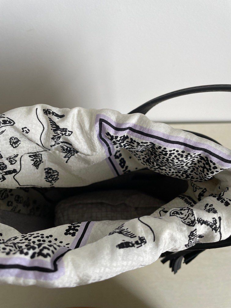 Shang xia bucket bag