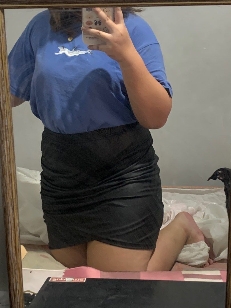 Shein Curve Leather Skirt (Category: Skirts) located in Pasig City. Submitted by sachu27 (Listing ID 1215418756, Image 2). Description: - Used only once for Glam rock themed annual dinner - Size 34-40” stretchable - Meet-up or Lalamove/Joyride/Mr.Speedy only Loc: Rosario, Pasig City.