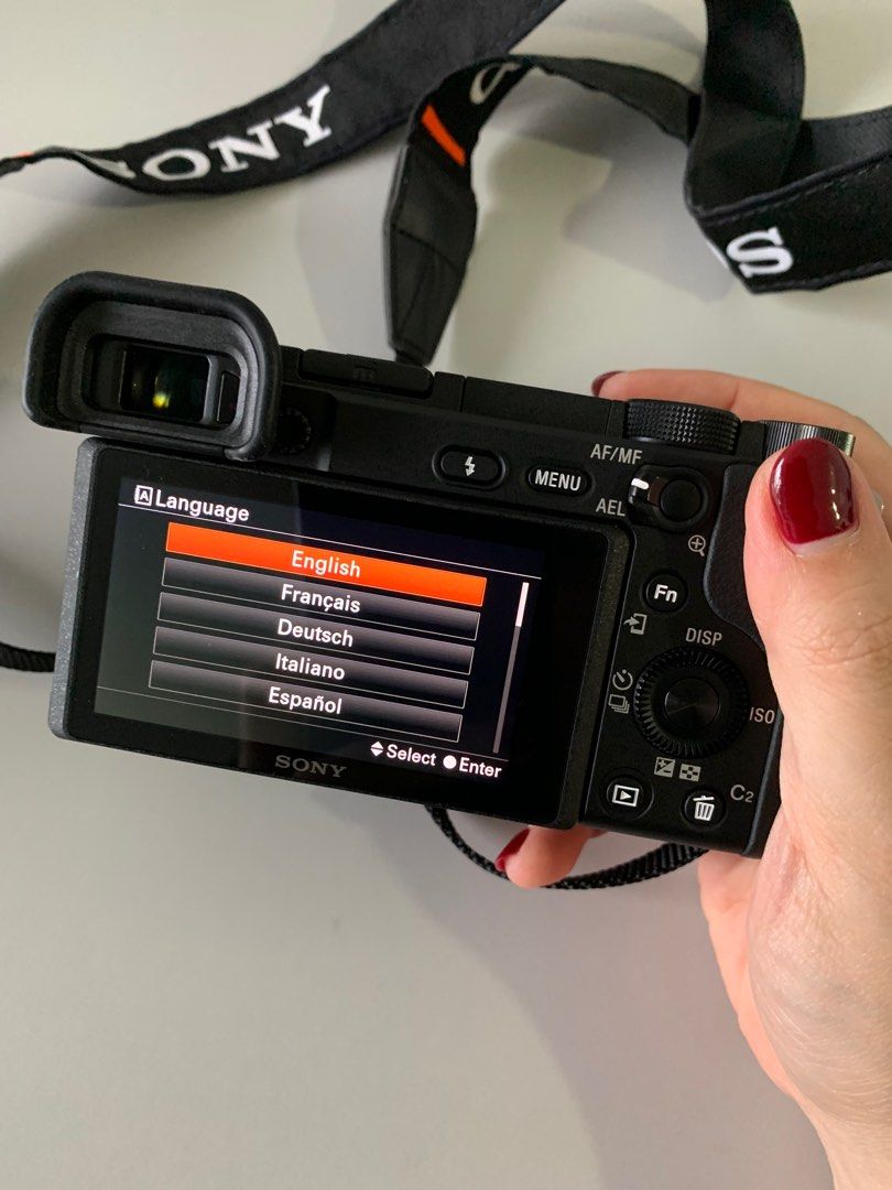 Sony Alpha 6400 Mirrorless Camera with 24.2MP APSC sensor and Video