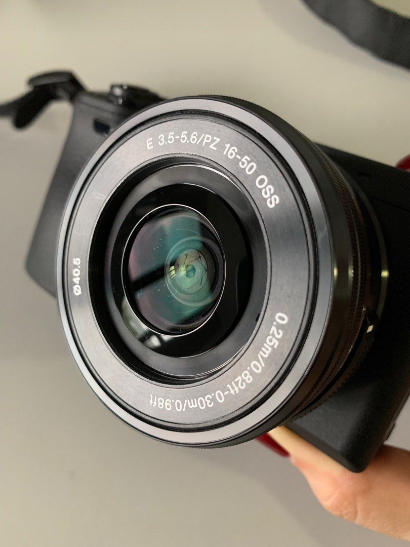 Sony Alpha 6400 Mirrorless Camera with 24.2MP APSC sensor and Video