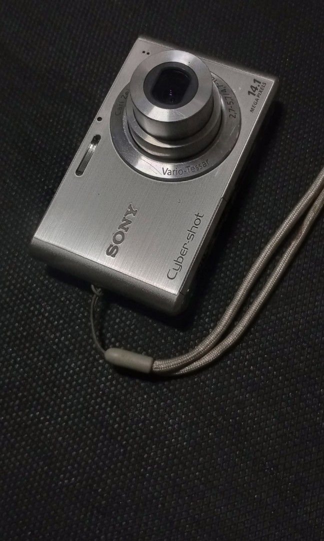 Sony Cybershot 14.1 MP /Carl Zeiss Vario Tessar Lens Made in Japan