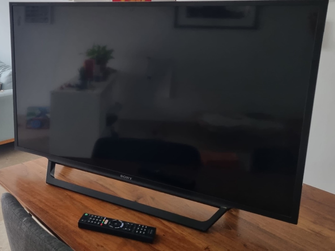 Sony TV KDL 40W650D, TV & Home Appliances, TV & Entertainment, TV on