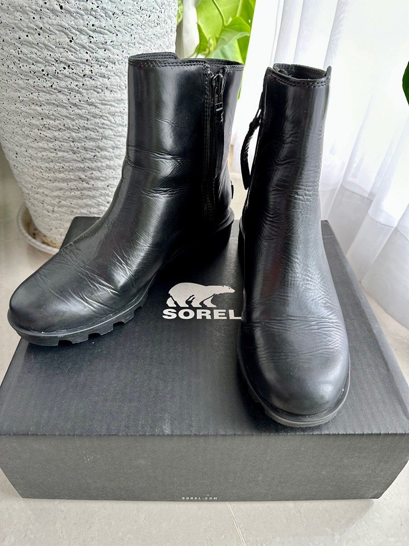 Sorel phoenix top zip booties