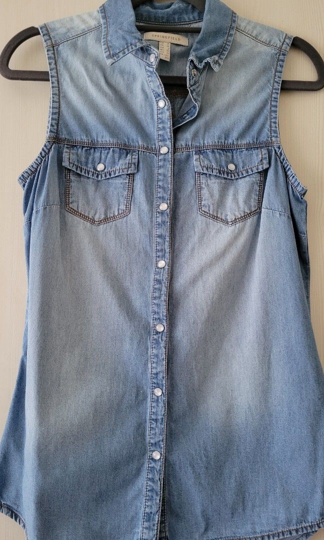 Springfield sleeveless (Category: Sleeveless) located in Cavite. Submitted by silvercarousel15 (Listing ID 1215494441, Image 1). Description: Size 2 Used once or twice only. With minimal scratch on the buttons (please see photo) Via lalamove/grab only.