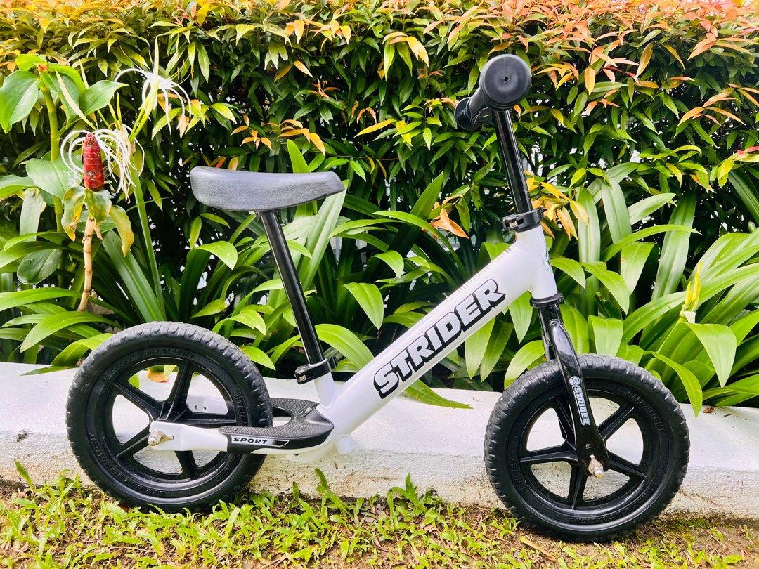 White strider bike deals