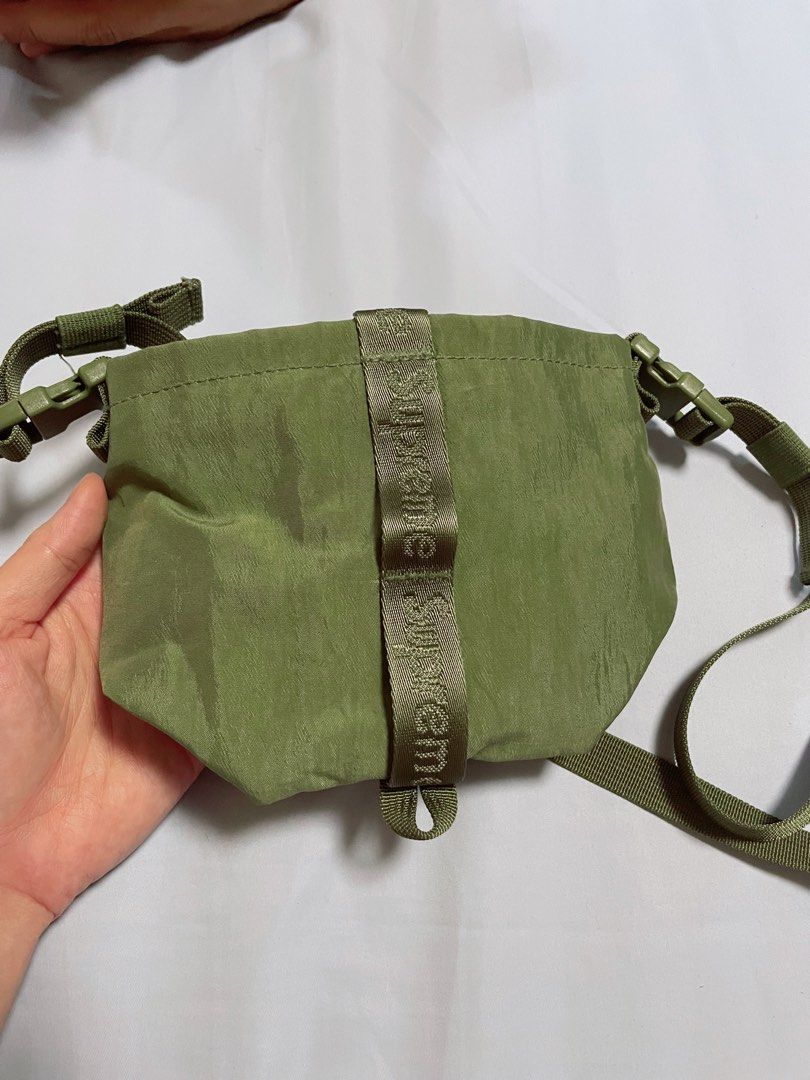 Supreme neck pouch hot sale size