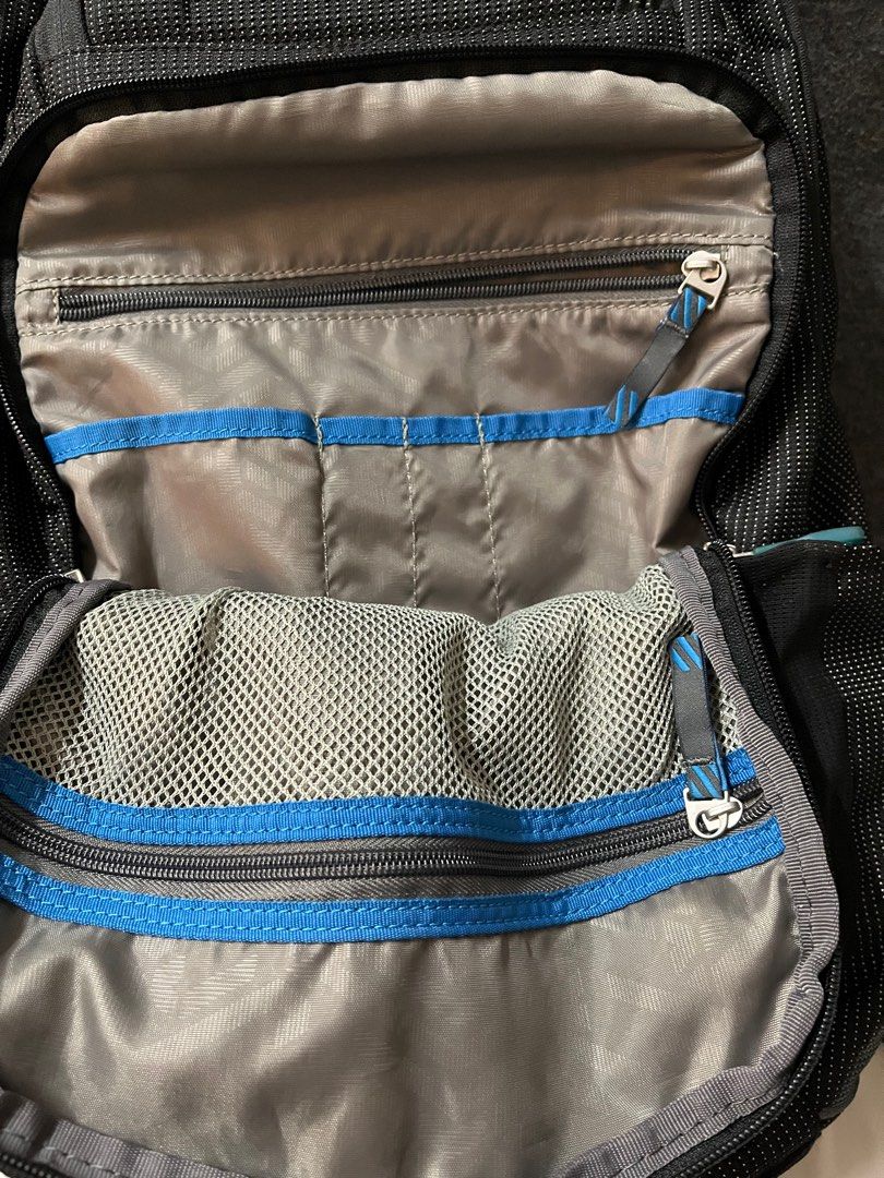 Thule crossover 25L backpack black, Men's Fashion, Bags, Backpacks on