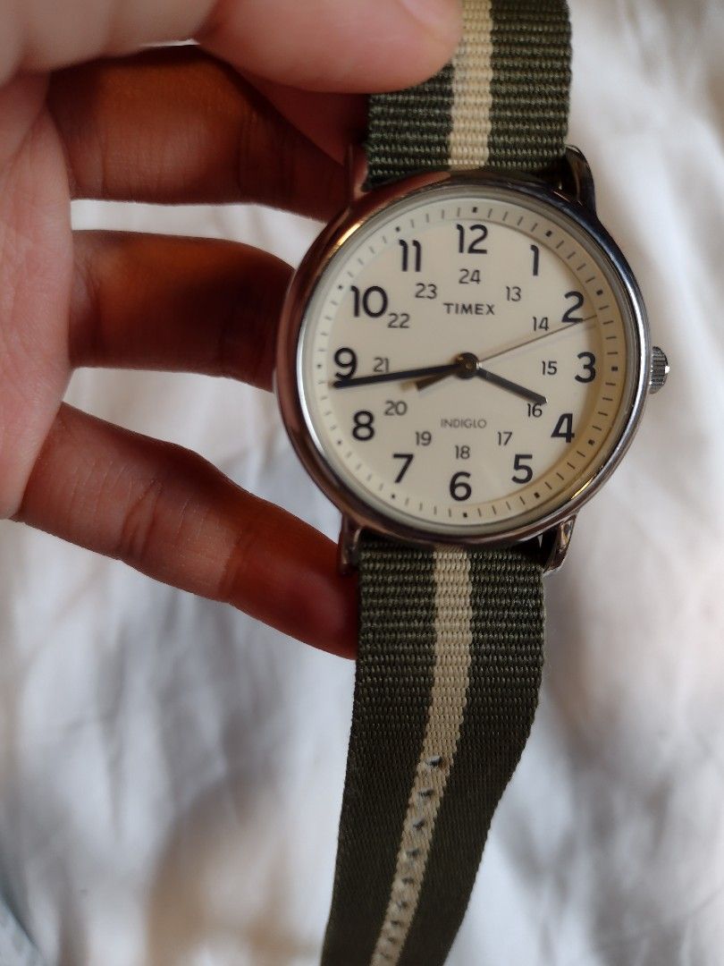 Weekender strap store