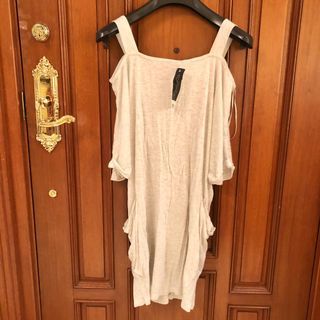TOPSHOP BRAND NEW DRESS WITH ATTACHED TAG cold / off shoulder(similar Zara)