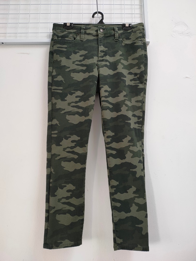 Universal thread hot sale camo jeans