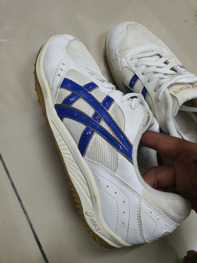 Vintage asics discount running shoes