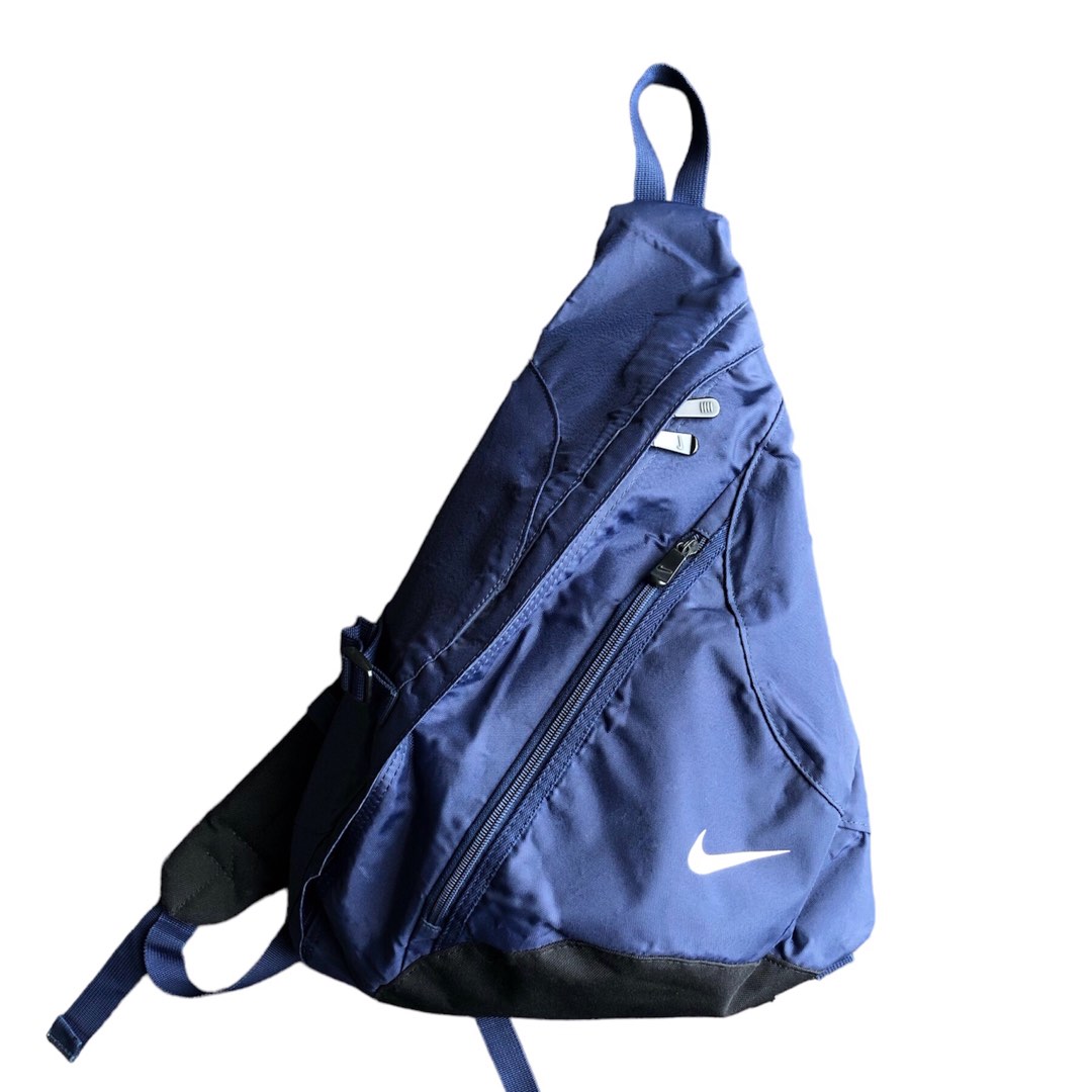 Vintage Nike Crossbody Bag, Men's Fashion, Bags, Backpacks on Carousell