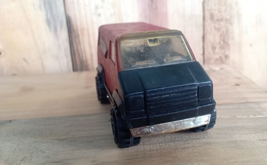 Vintage Tonka plus Lego (Category: Vehicle & Diecast Models) located in Pasig City. Submitted by askabel (Listing ID 1215343447, Image 3). Description: Tonka Van 1978 Model 4inch 1/32 scale Loose Lego Police Car Shell Gas Truck with 3 figures. Take all for 1K.