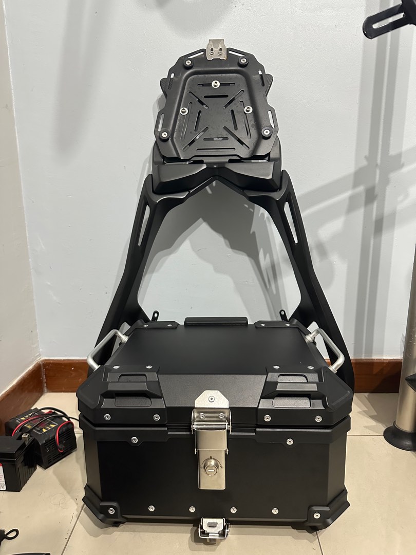 xmax short rack with 36l aluminium box, Motorcycles, Motorcycle ...