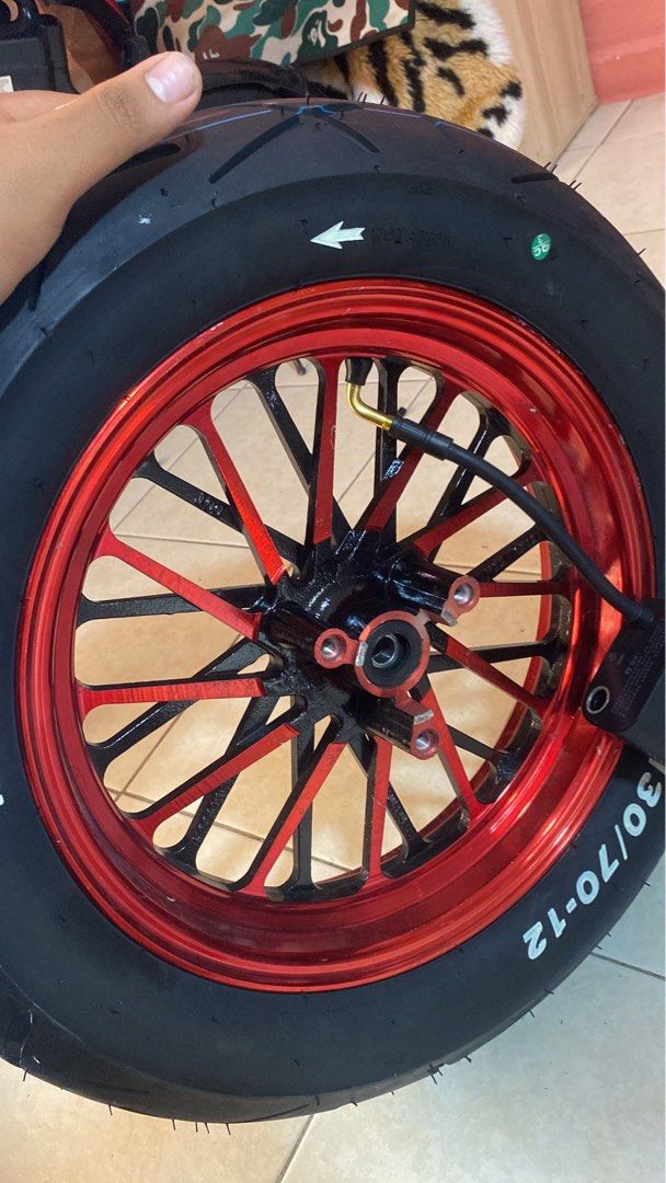 130/70 tubeless tyre, Sports Equipment, PMDs, EScooters & EBikes