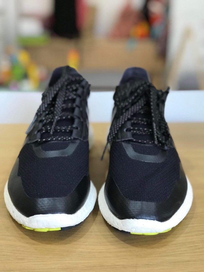 Adidas 2025 boost imágenes