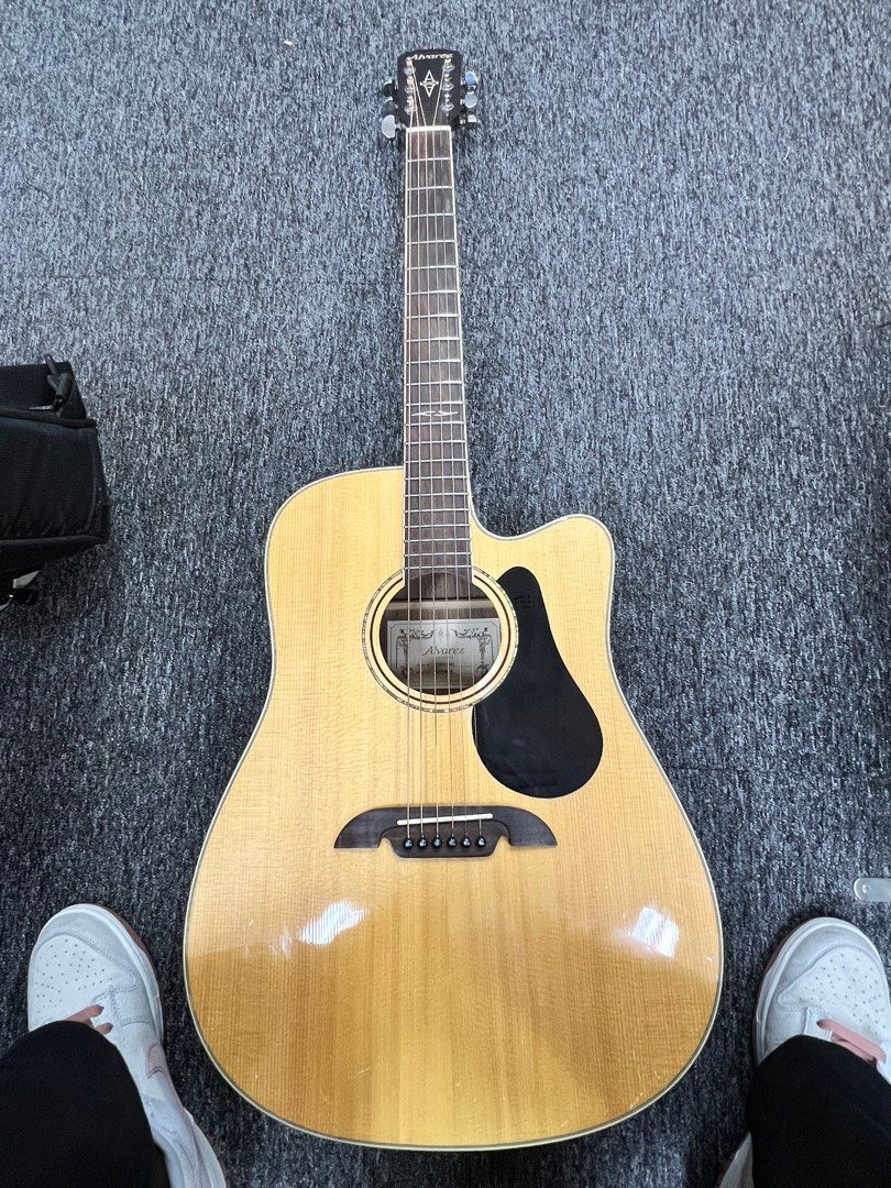 alvarez guitar strings