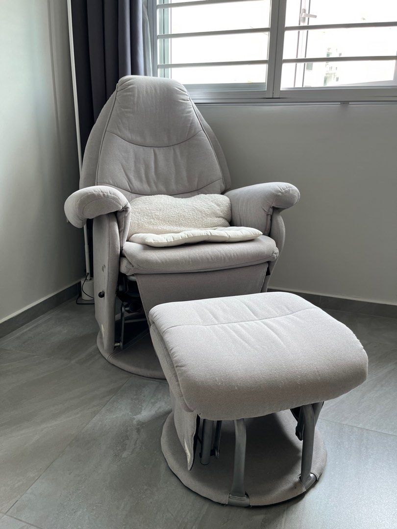 Vogue feeding glider hotsell chair & ottoman