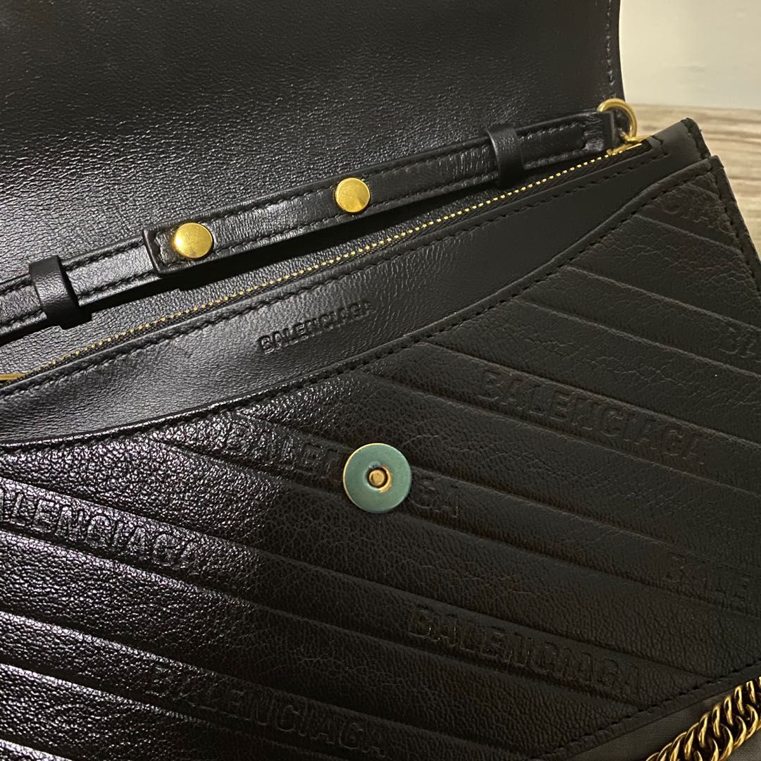 Balenciaga Wallet On Chain WOC Gold Chain BB New Logo GHW, Barang Mewah