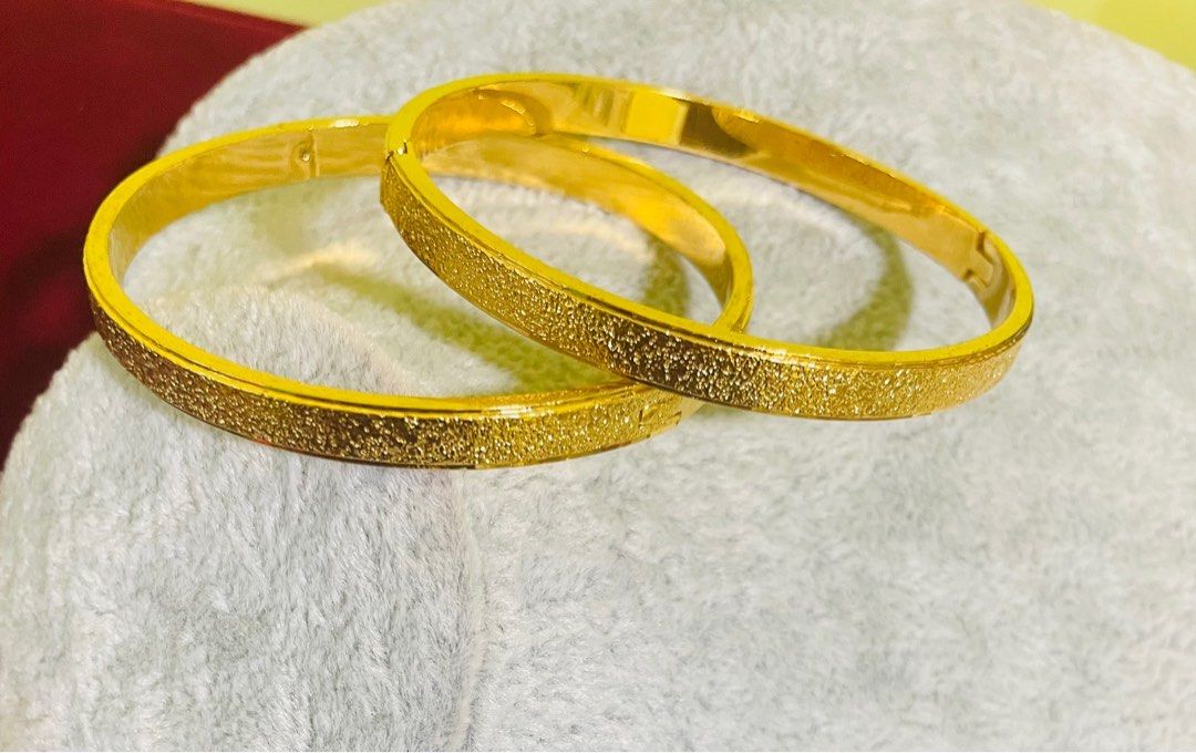 Gold bangles pair price clearance
