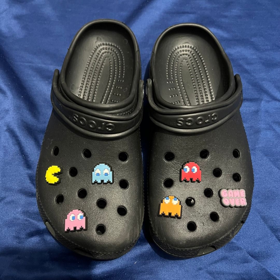 Black crocs with jibbitz outlet