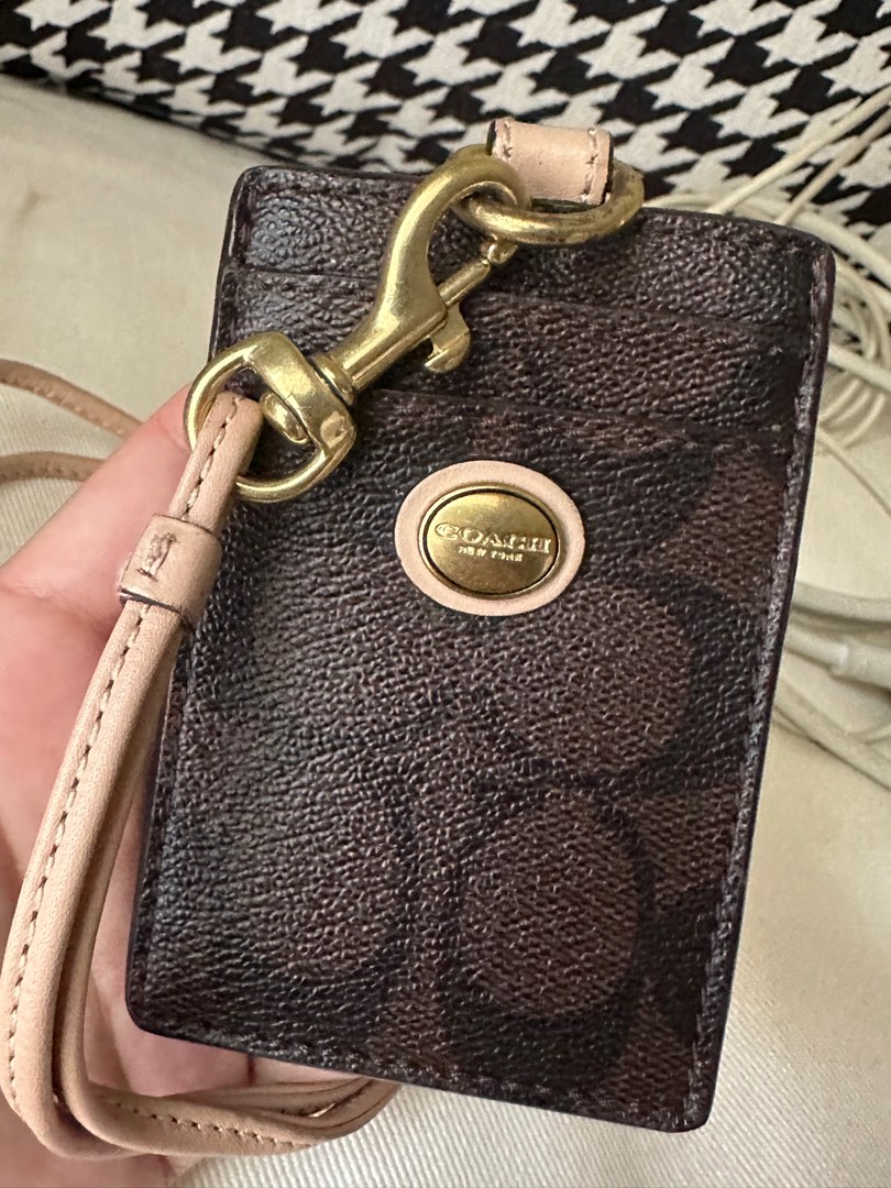 Coach Lanyard, Women's Fashion, Bags & Wallets, Wallets & Card holders on Carousell Coach Lanyard, Women's Fashion, Bags & Wallets, Wallets & Card holders on Carousell