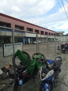 Commercial Bldg with warehouse for sale at pque