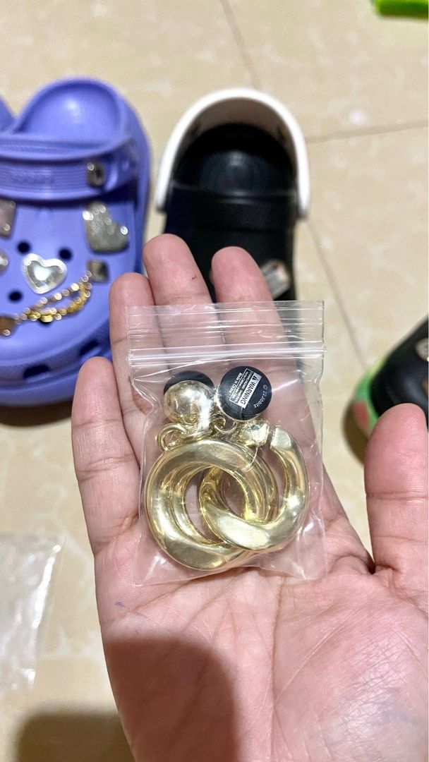 CROCS JIBBITZ GOLD CHAIN (UNUSED) on Carousell