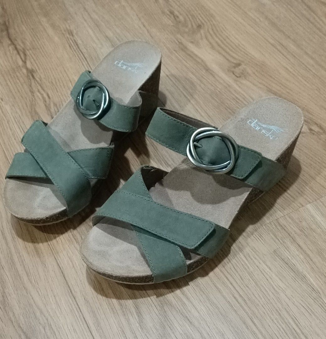 Dansko hotsell leather sandals