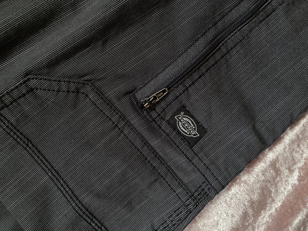 Dickies (preloved scrubs) (Category: Other Bottoms) located in Bacolod City. Submitted by declutter_my_stuff (Listing ID 1215570017, Image 3). Description: Preloved scrubs set Color: black/grey Brand: Dickies in good condition DM for more pics Top (Medium) B: 48 cm W: 46 cm H:56 cm Pants (small petite) W: 34 cm H: 50 cm L: 93 cm Note: The top has flaws as seen on the pic I’ve posted but you could message me for more thanks .
