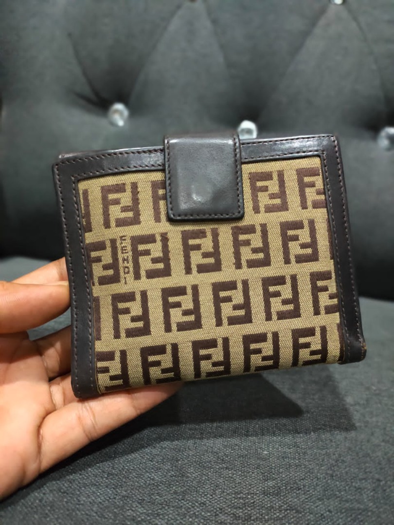 Fendi wallet store