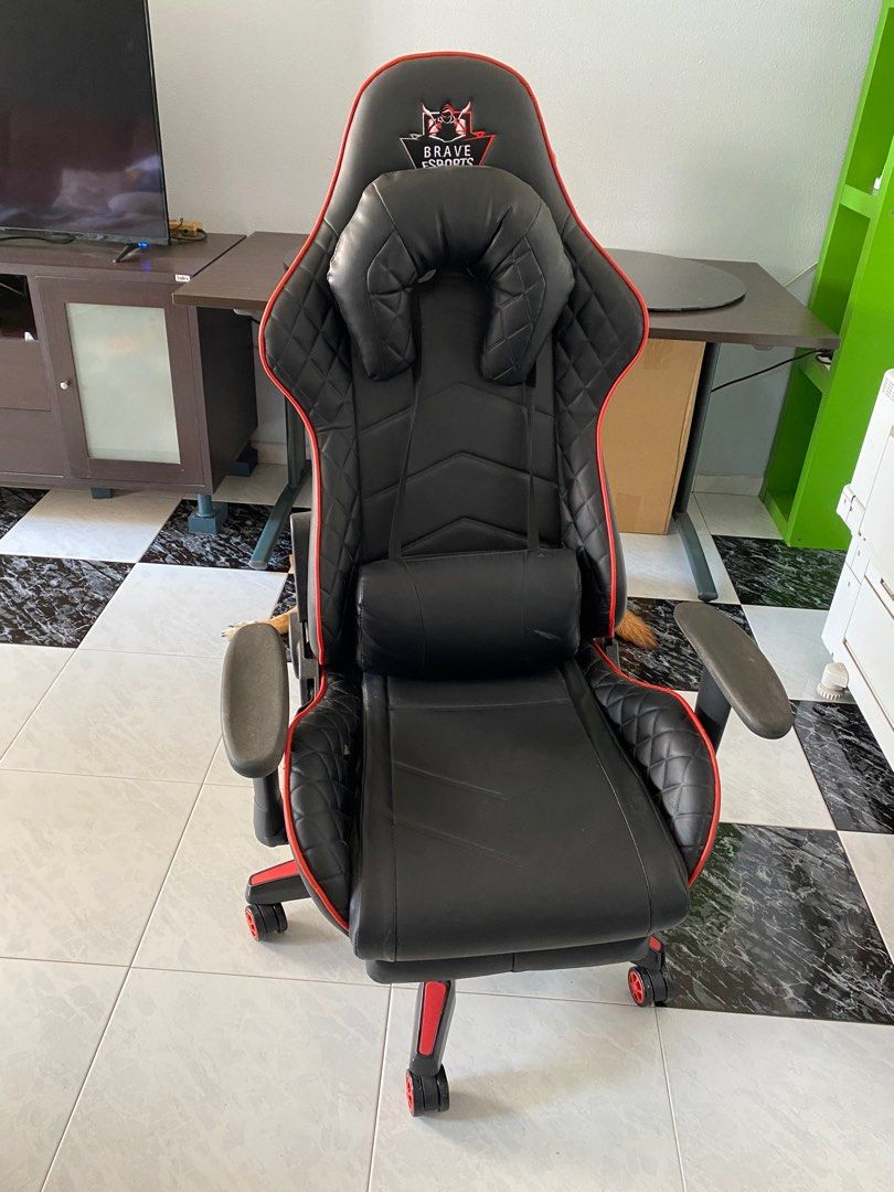 Gaming chair online slightly used