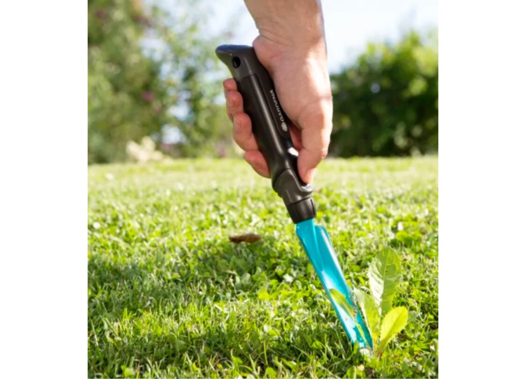 Gardena weeding trowel, Furniture & Home Living, Gardening, Gardening Tools & Ornaments on Carousell