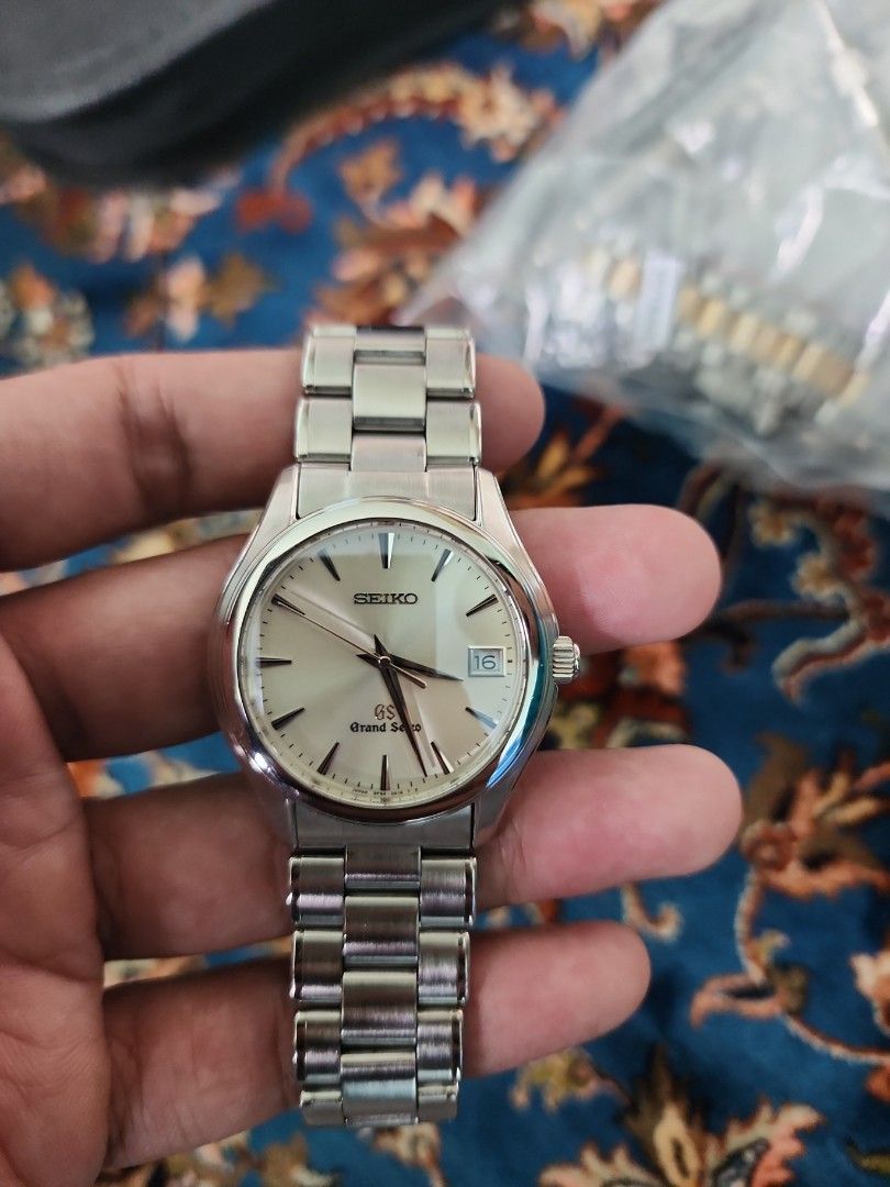 36mm Grand Seiko quartz (SBGX005/9F62-0A10), Men's Fashion, Watches &  Accessories, Watches on Carousell