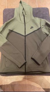 Green Nike Tech fleece