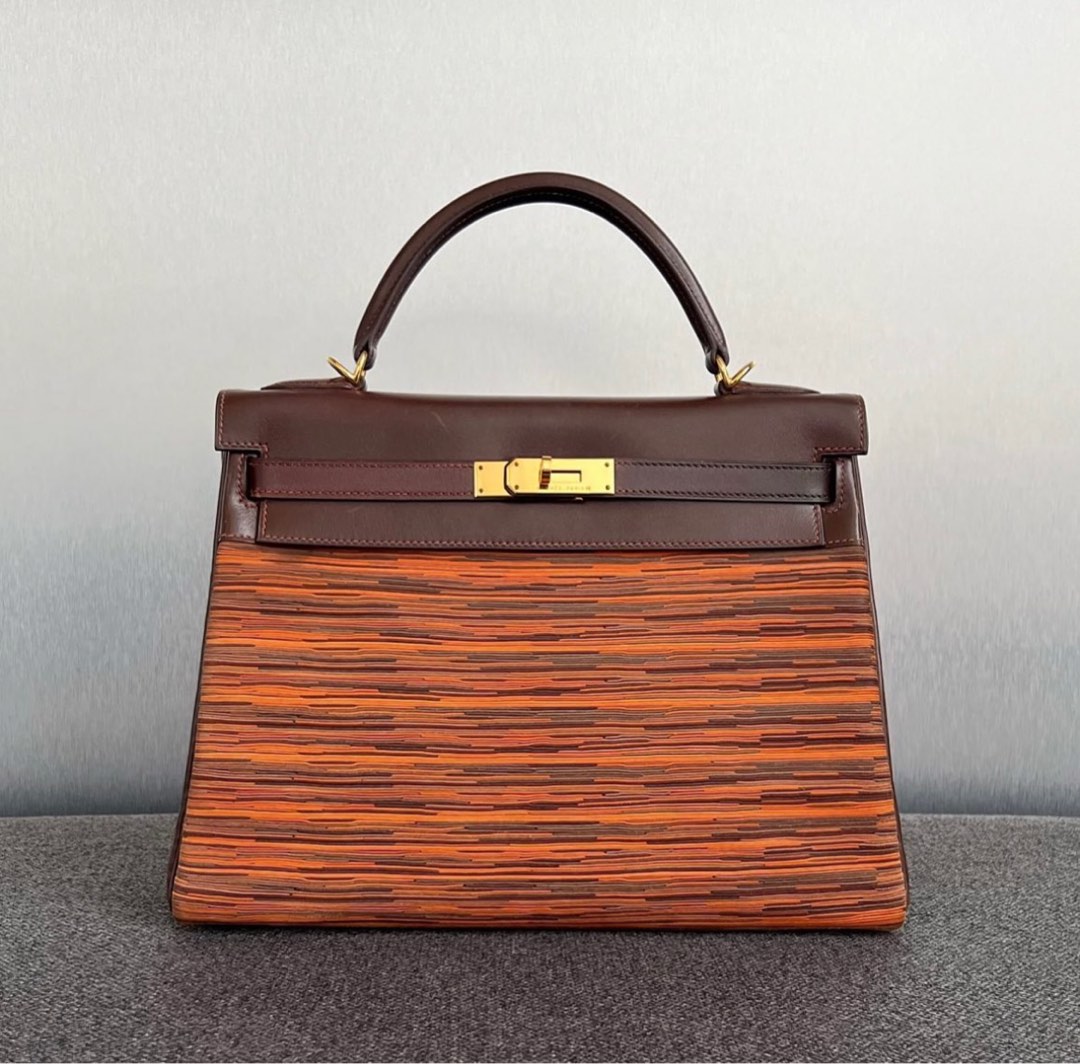 Hermes Kelly 32 in Ebene