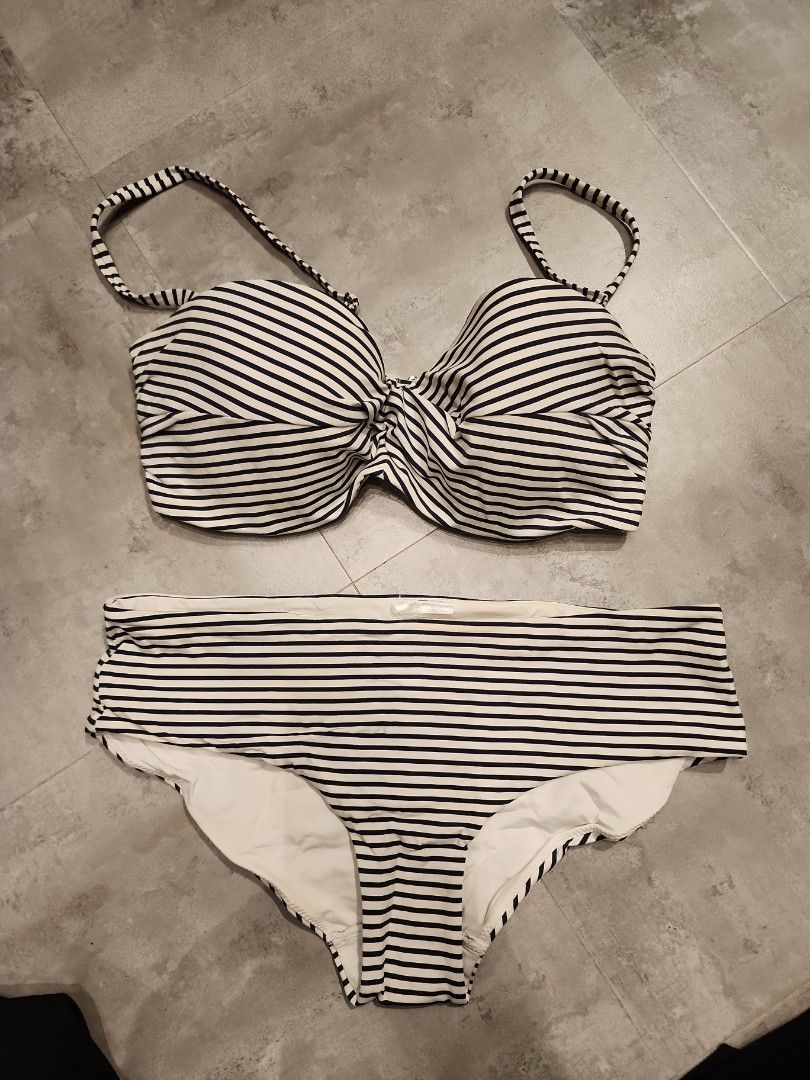 H&M stripes bikini (Category: Bikinis & Swimsuits) located in San Juan City. Submitted by lovedbykkk (Listing ID 1215589621, Image 1). Description: top fits 34B bottom is eur38 padded MOP: BPI/Gcash Delivery shouldered by the buyer. Pick-up available in San Juan, Bicutan or Alabang. No returns and cancellations once confirmed..